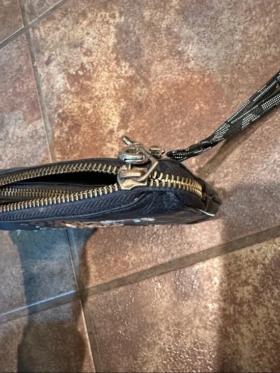 Lucky Brand Embroidered Black Wristlet Clutch - - Picture 8 of 8